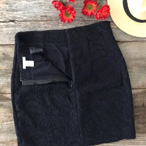H&M Navy Stretch Lace Skirt Size 8 - Picture 5 of 7